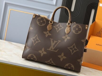 Louis Vuitton Monogram Giant On the Go MM Tote Brown